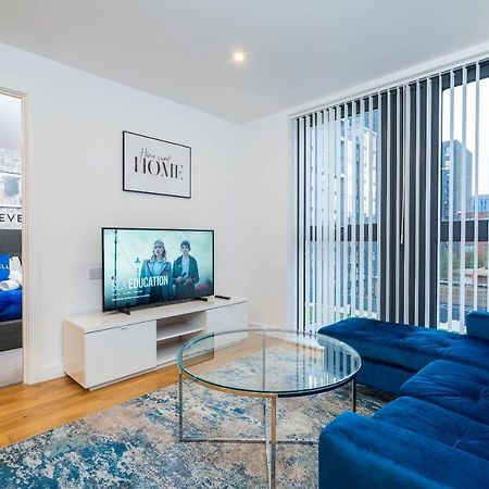 Maevela Apartments - Luxury Broad St Apartment - 2 Bed, 2 Bath - City Centre/Cube/Mailbox - With Underground Parking ✓- L Shape Sofa, Large 50 Inch Smart Tv With Free Netflix & Wifi Birmingham Buitenkant foto