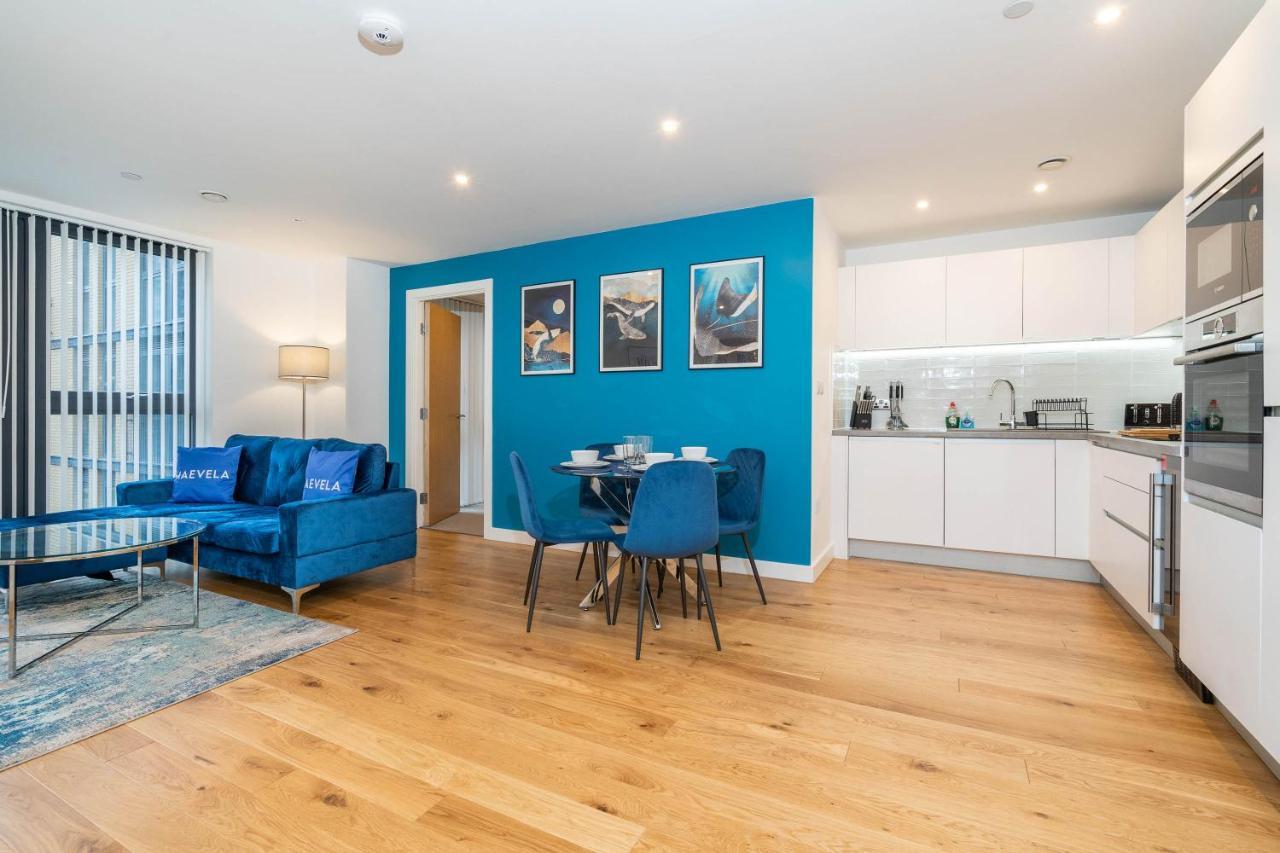 Maevela Apartments - Luxury Broad St Apartment - 2 Bed, 2 Bath - City Centre/Cube/Mailbox - With Underground Parking ✓- L Shape Sofa, Large 50 Inch Smart Tv With Free Netflix & Wifi Birmingham Buitenkant foto